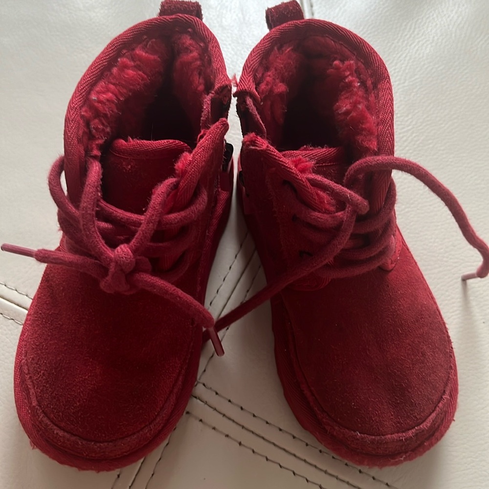 Ugg girl red boot